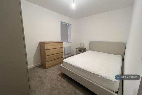 2 bedroom flat to rent, Penarth Road, Cardiff, CF11