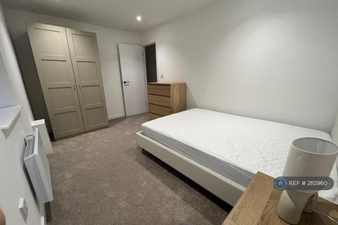2 bedroom flat to rent, Penarth Road, Cardiff, CF11