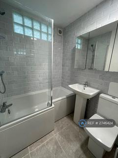 2 bedroom flat to rent, Westleigh Avenue, London, SW15