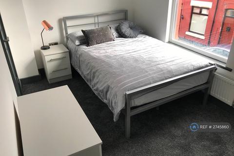 3 bedroom terraced house to rent, Childwall Avenue, Liverpool, L15