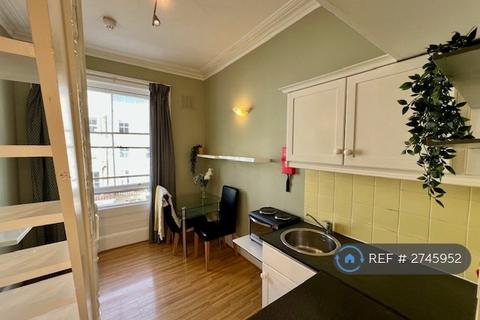 Studio to rent, St. Stephens Gardens, London, W2