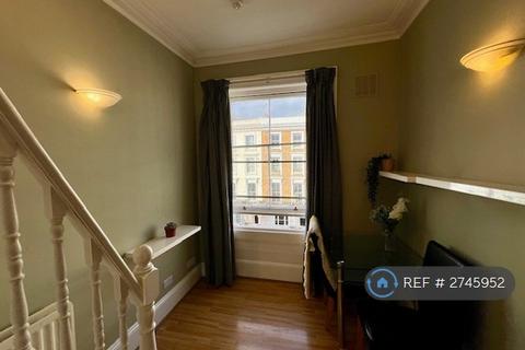 Studio to rent, St. Stephens Gardens, London, W2