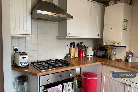 2 bedroom flat to rent, Thistlewaite Road, London, E5