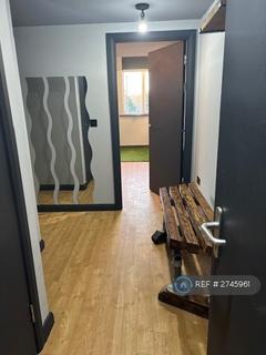 2 bedroom flat to rent, Royal Court, Nottingham, NG5
