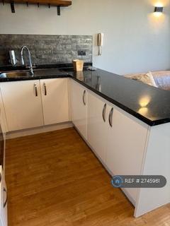 2 bedroom flat to rent, Royal Court, Nottingham, NG5