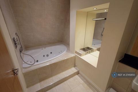 2 bedroom flat to rent, Castle Gate, Bedford, MK40
