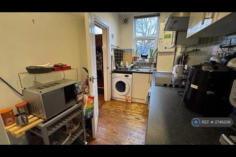2 bedroom terraced house to rent, Barnbrough Street, Leeds, LS4