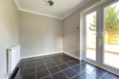 2 bedroom detached house for sale, 17 Primrose Close, Cowbridge, The Vale of Glamorgan CF71 7DZ