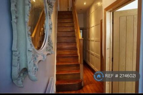 undefined, Meade Grove, Manchester, M13