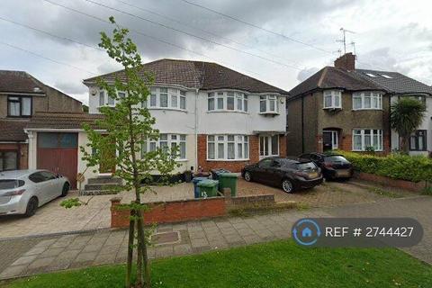 3 bedroom semi-detached house to rent, Tintern Way, Harrow, HA2