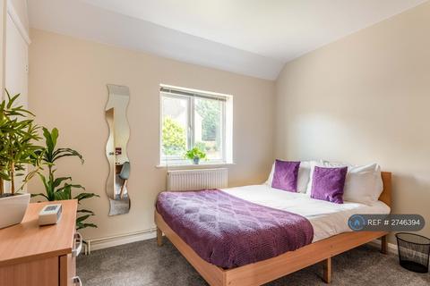 5 bedroom semi-detached house to rent, Colbourne Avenue, Brighton, BN2