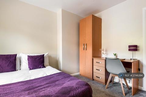 5 bedroom semi-detached house to rent, Colbourne Avenue, Brighton, BN2