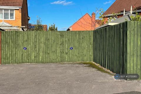 3 bedroom terraced house to rent, Chatsworth Park Avenue, Stoke-On-Trent, Staffordshire., ST4