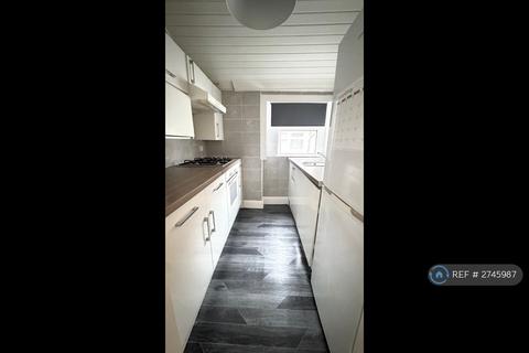 3 bedroom flat to rent, Ashcroft Drive, Glasgow, G44