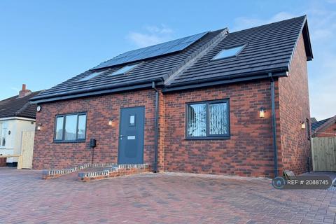 4 bedroom detached house to rent, Lordsgate Lane, Burscough, Ormskirk, L40