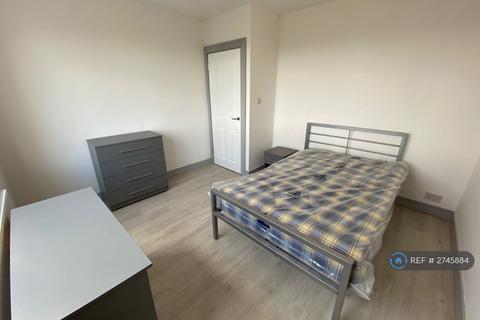 2 bedroom flat to rent, Minster Court, Liverpool, L7