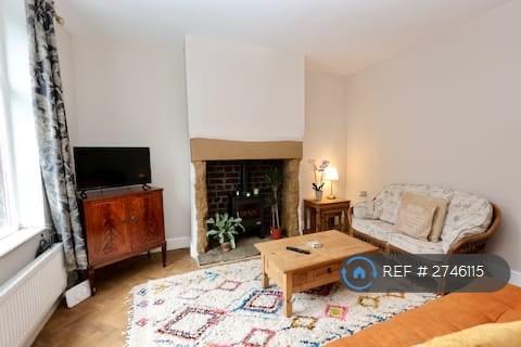 2 bedroom terraced house to rent, Commercial Street, Todmorden, OL14