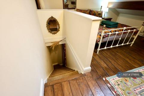 2 bedroom terraced house to rent, Commercial Street, Todmorden, OL14