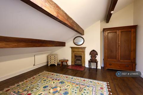 2 bedroom terraced house to rent, Commercial Street, Todmorden, OL14