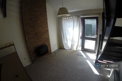 1 bedroom terraced house to rent, Gibb Street, Nottngham, NG10