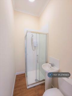 Studio to rent, Broad Street, Parkgate, Rotherham, S62
