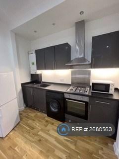 2 bedroom flat to rent, Thurlestone Road, London, SE27