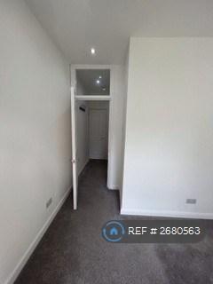 2 bedroom flat to rent, Thurlestone Road, London, SE27
