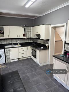 2 bedroom terraced house to rent, Manor View, Washington, NE37