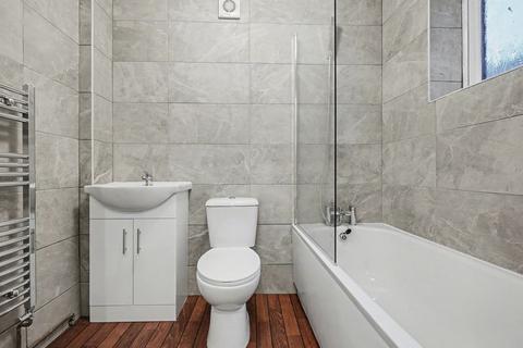 3 bedroom terraced house to rent, Buller Road, Chatham