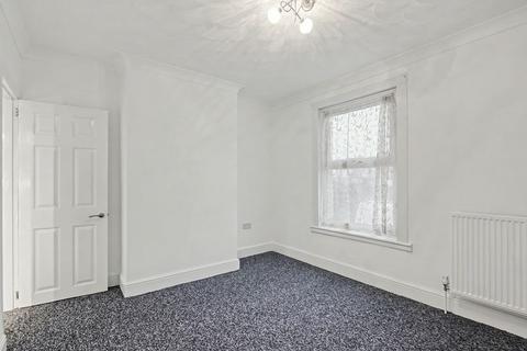 3 bedroom terraced house to rent, Buller Road, Chatham