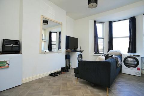 Studio to rent, Wellington Road, Brighton