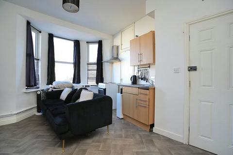 Studio to rent, Wellington Road, Brighton