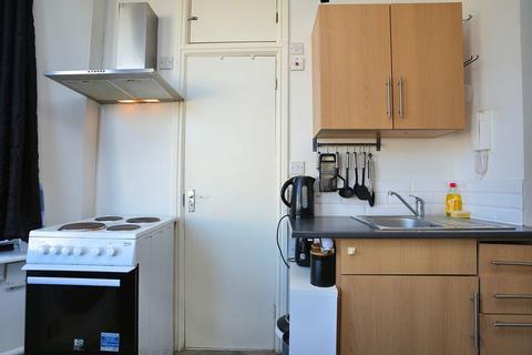Studio to rent, Wellington Road, Brighton