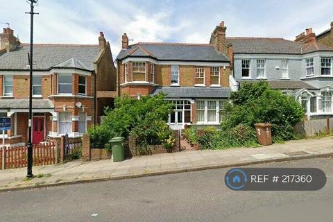 Studio to rent, Montague Avenue, London, SE4