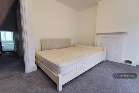 1 bedroom in a house share to rent, Kentish Road, Belvedere, DA17