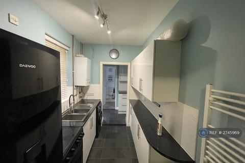 2 bedroom terraced house to rent, Grasmere Street, Leicester, LE2