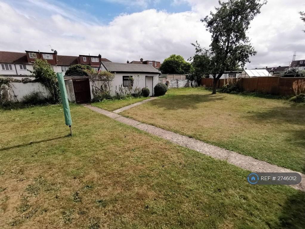 Extra-Large Back Garden