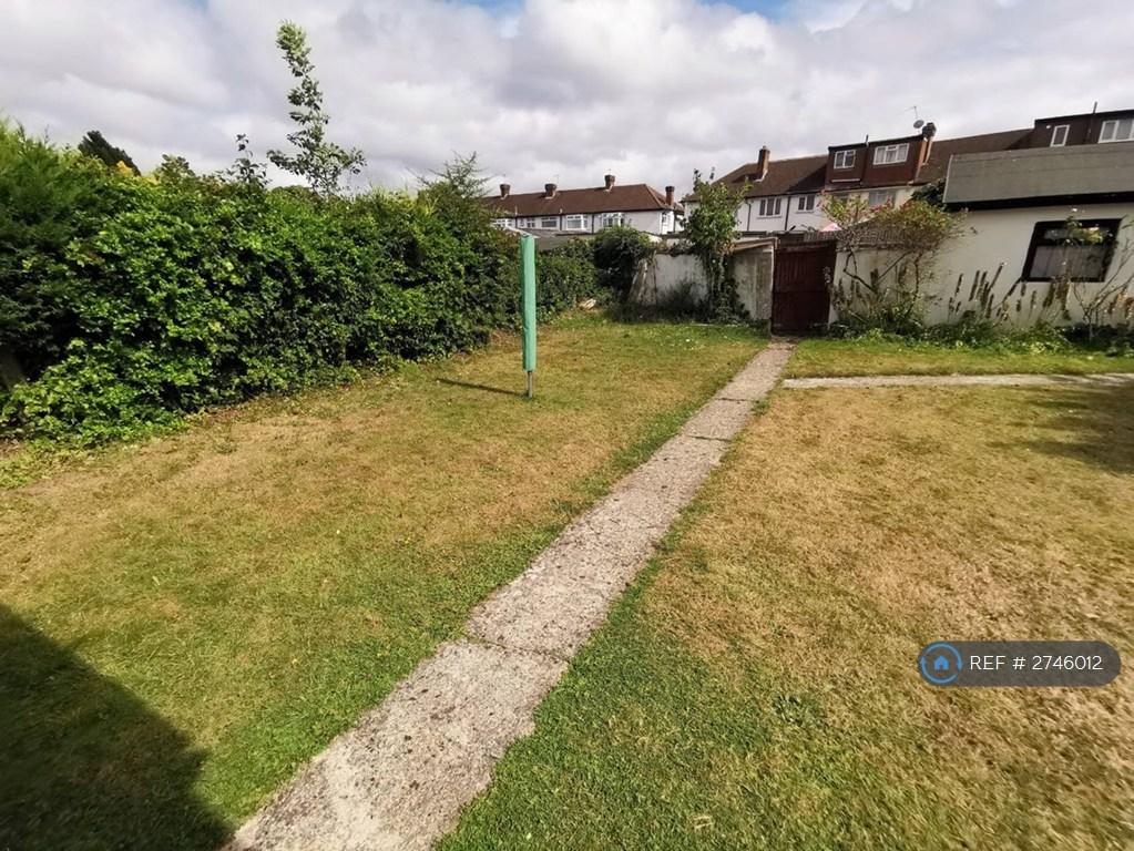Extra-Large Back Garden