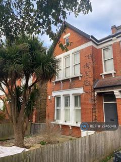 2 bedroom flat to rent, Rosendale Road, London, SE21