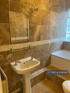2 bedroom flat to rent, Rosendale Road, London, SE21