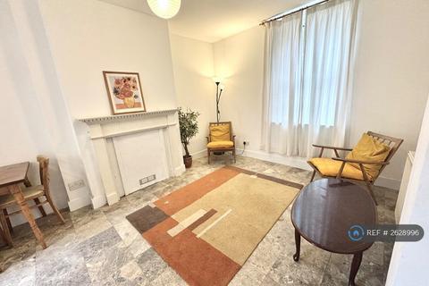 2 bedroom flat to rent, Stoke Newington, London, N16