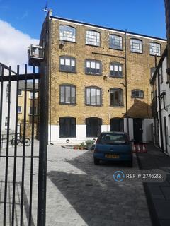 1 bedroom in a flat share to rent, Milborne Street, London, E9