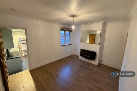 3 bedroom terraced house to rent, Selbourne Road, Gillingham, ME7
