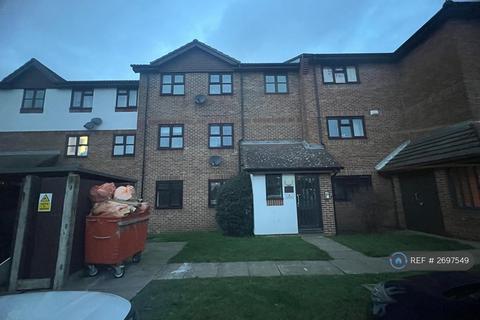 2 bedroom flat to rent, Palliser Drive, Rainham, RM13
