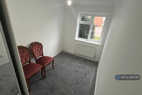 2 bedroom flat to rent, Palliser Drive, Rainham, RM13
