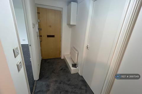 2 bedroom flat to rent, Palliser Drive, Rainham, RM13