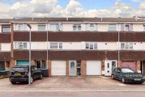 4 bedroom terraced house to rent, The Wye, Hemel Hempstead, HP2