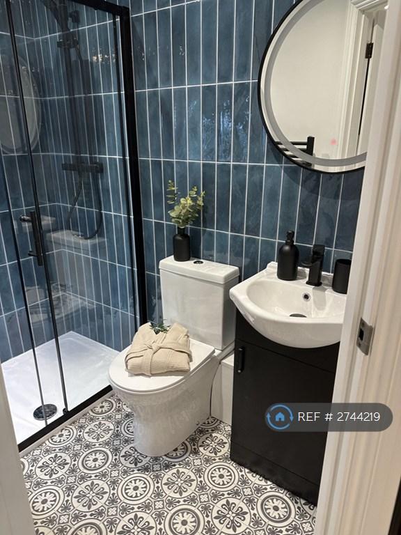 Example Of En-Suite