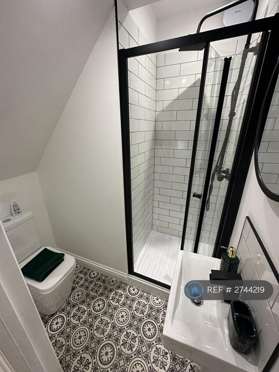 Example Of En-Suite
