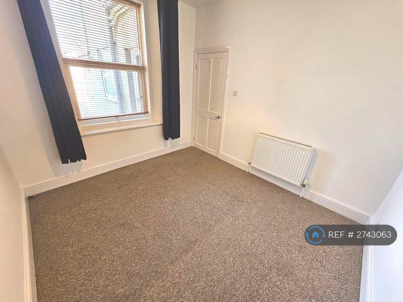Double Bedroom Overlooking Garden